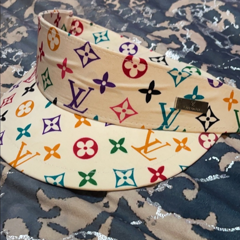 Monogram logo Visor
